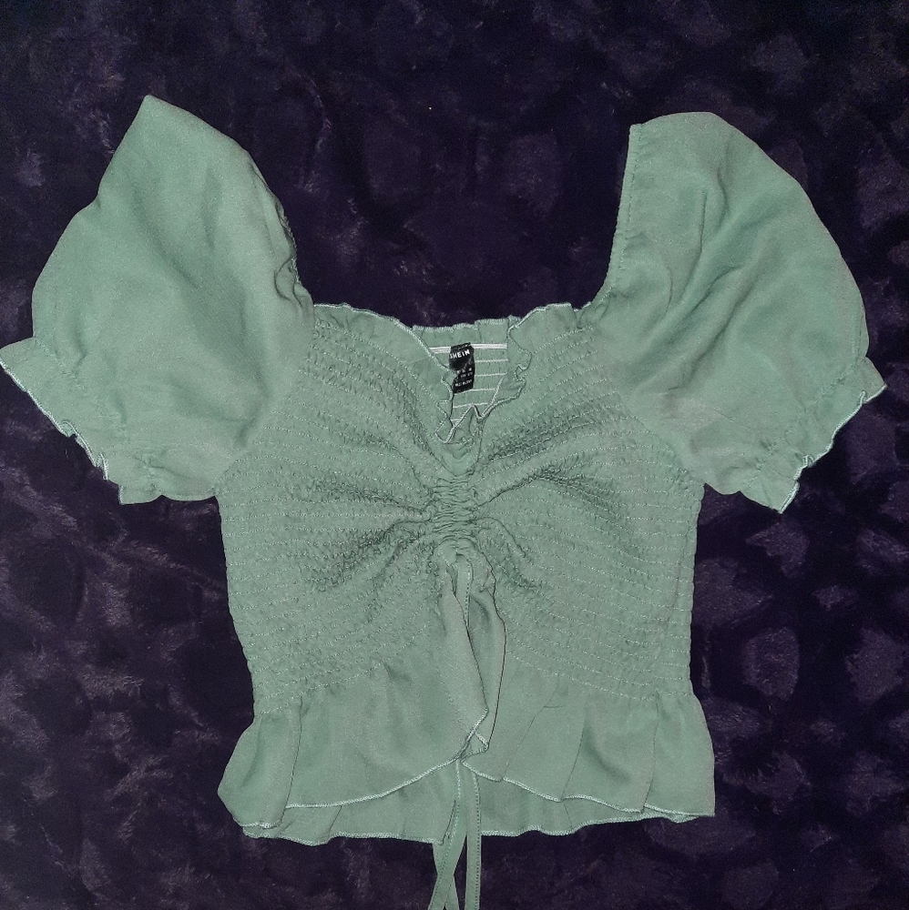 Cropped Puff Sleeve Shirt